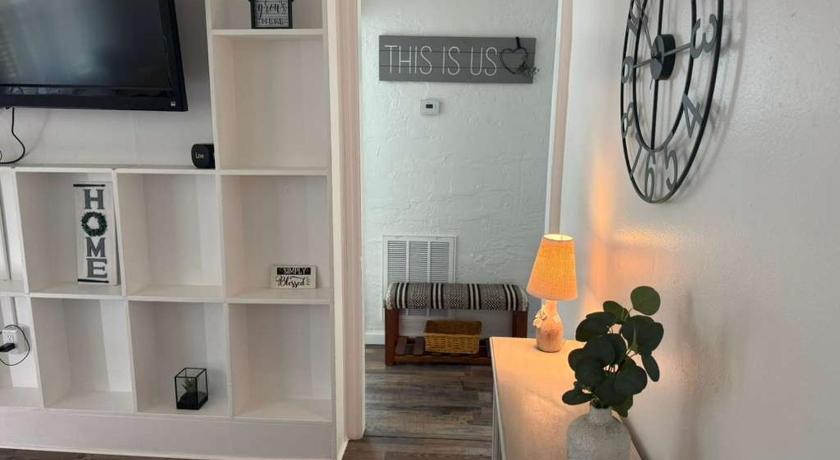 브룩스빌 (FL) 2 bedroom, 1 bath in Downtown Brooksville 2성급 숙소 스위트룸
