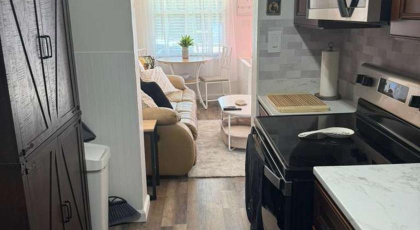 브룩스빌 (FL) 2 bedroom, 1 bath in Downtown Brooksville 2성급 숙소 로비