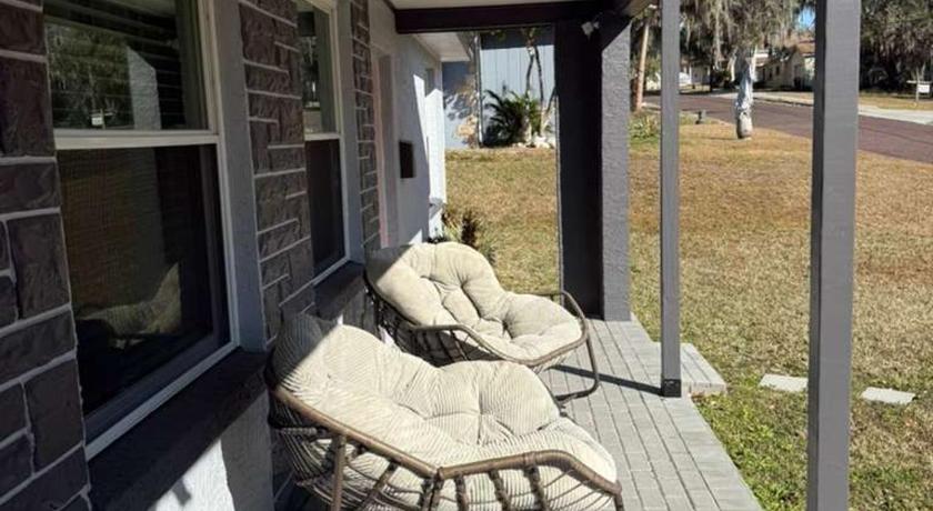 브룩스빌 (FL) 2 bedroom, 1 bath in Downtown Brooksville 2성급 숙소 레스토랑