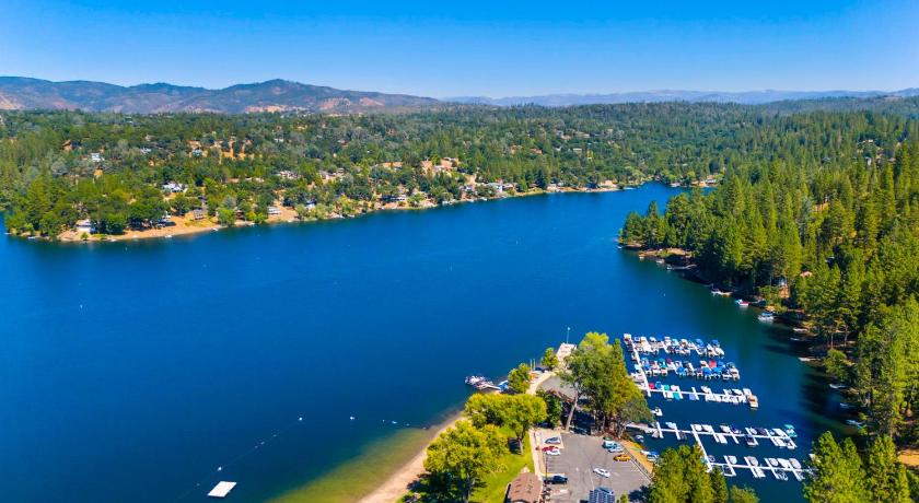 グローブランド Game Room, 8 guests- Lake, Yosemite, Sonora nearby 3つ星 宿泊施設 客室