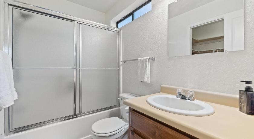 グローブランド Game Room, 8 guests- Lake, Yosemite, Sonora nearby 3つ星 宿泊施設 ロビー