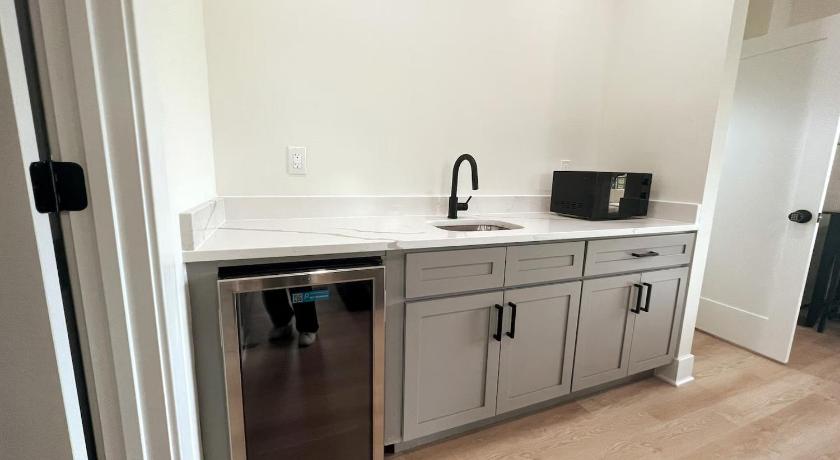 알링턴 (VA) 35 Owners Penthouse - 1 King Bed, Private Bathroom - Nonsmoking 숙소 부대시설