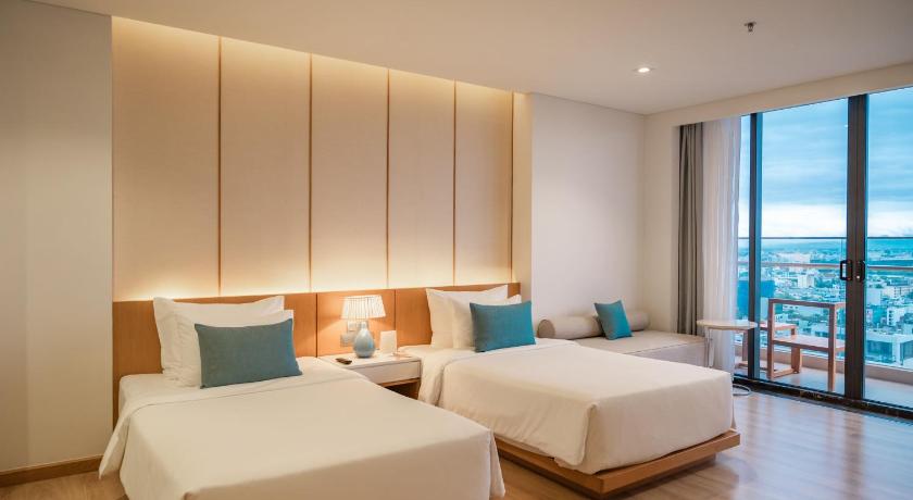 Image of Premier City View Twin Room with Balcony 4