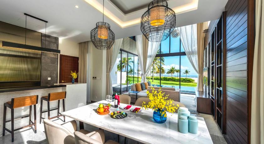 Image of 3-Bedroom Ocean View Villa 1