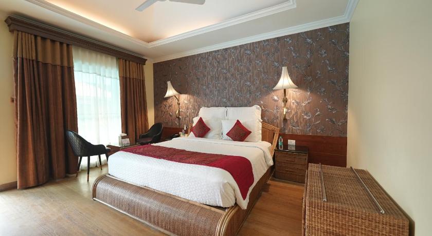 Premium Pool View Room