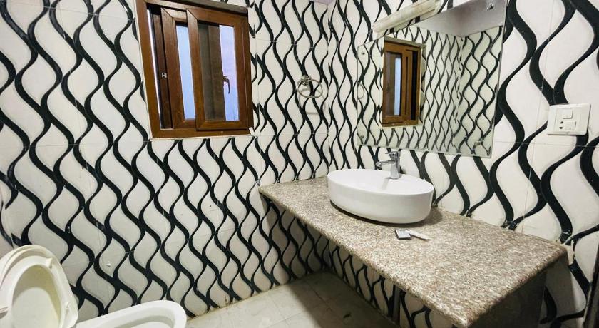 Hotel Royal Swiss — Chitwan (2)