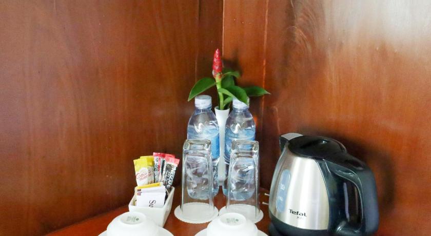 Image of Deluxe Triple 9