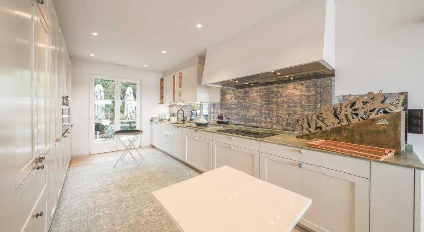 Exceptional Villa a/c 4BR/8P with Pool & Sea View - image 15