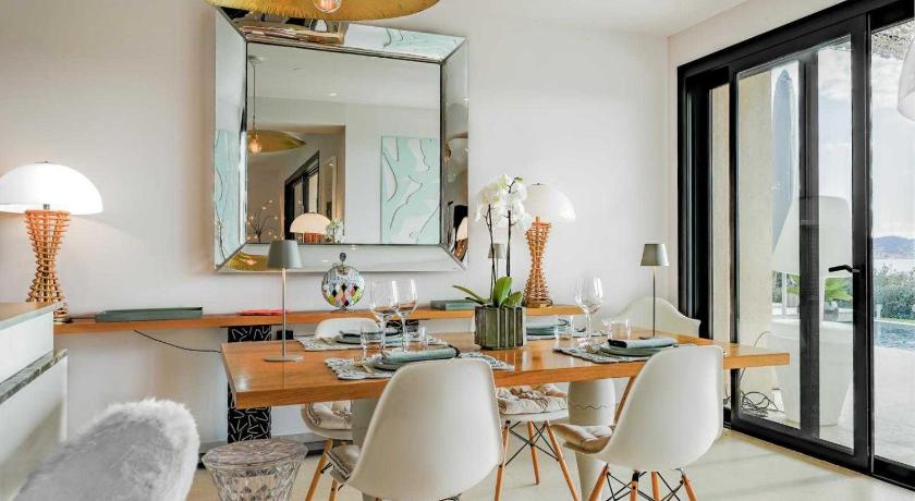 Exceptional Villa a/c 4BR/8P with Pool & Sea View - image 3