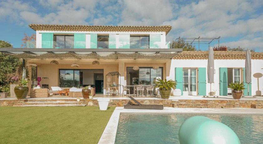 Exceptional Villa a/c 4BR/8P with Pool & Sea View - image 9