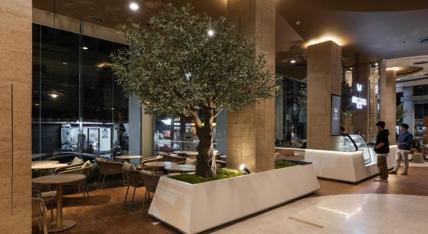 合艾 Golden Crown Grand Hotel 3星级 酒店 泳池