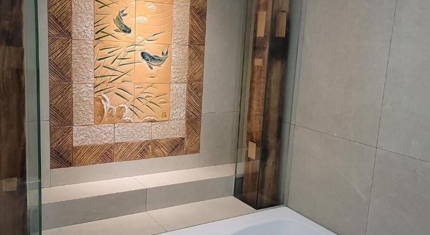 Seoul Jihuheon is a traditional Korean hanok accommodation with a jacuzzi and a large yard 4-Star Accommodation amenity