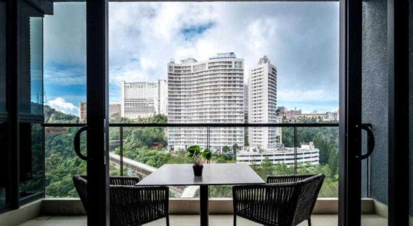 Image of 2 Bedroom Deluxe Suite 10