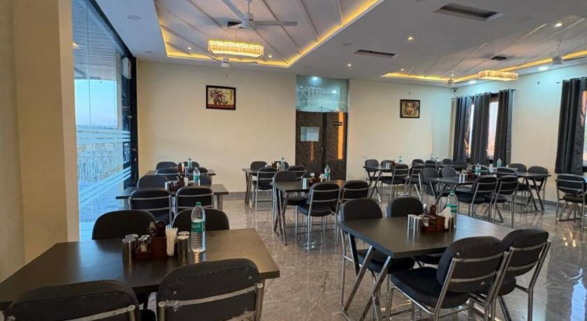 Jodhana Raj Hotel & Restaurant - image 5