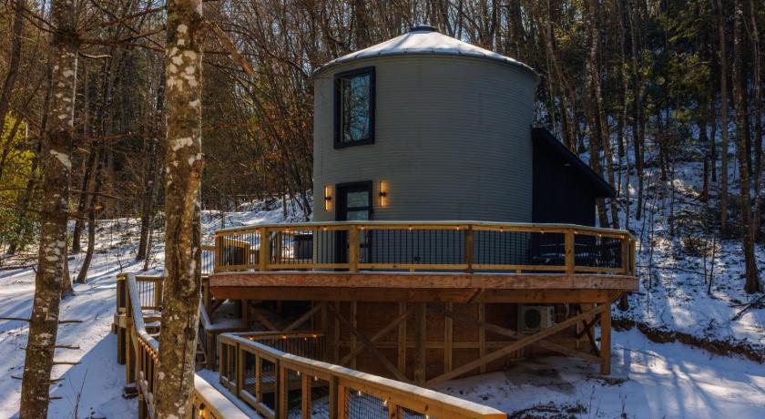 로저스 (KY) NEW Romantic Silo w Hot Tub and Outdoor Shower 숙소 외관