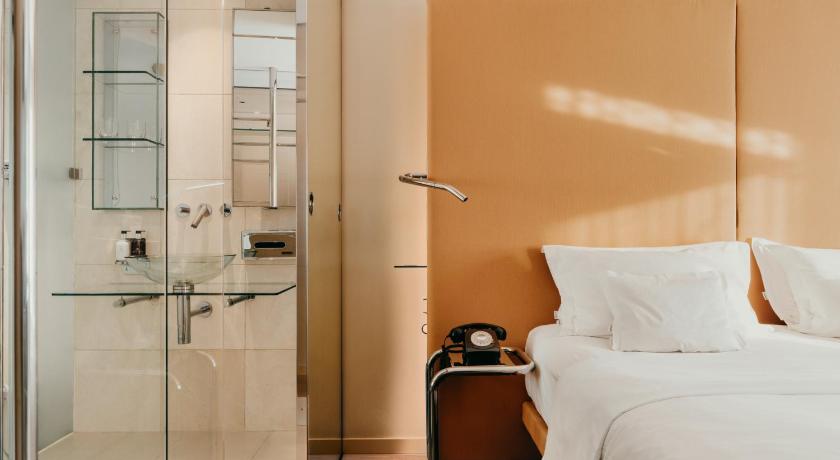 Image of Signature Double Room with Shower 1
