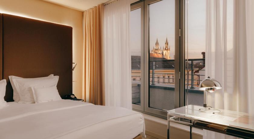Image of Deluxe Double Room with Balcony 1