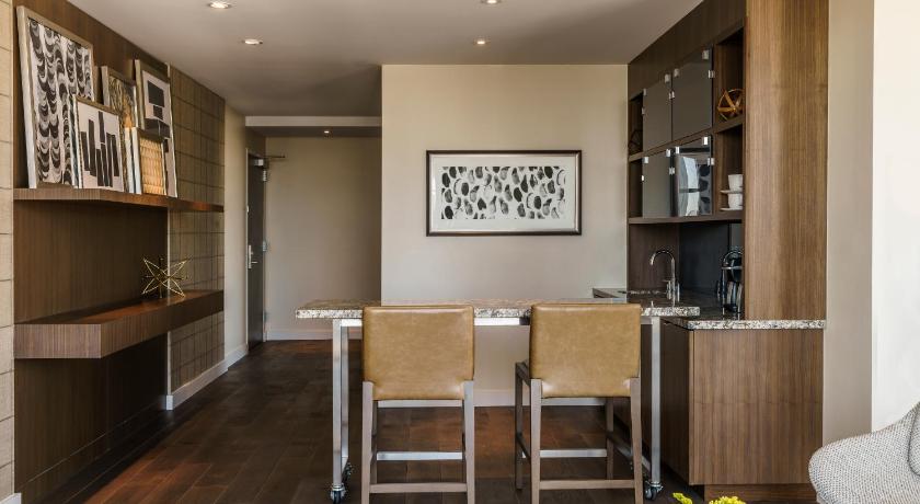 Image of Regency Executive Suite 0
