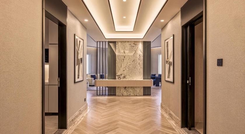 Image of Presidential Suite, Club lounge access, 1 Bedroom Suite, 1 King, Sofa bed, Skyline view 13