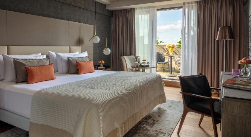 Image of Executive Rooftop Terrace Room (2 adults + 1 child) 1
