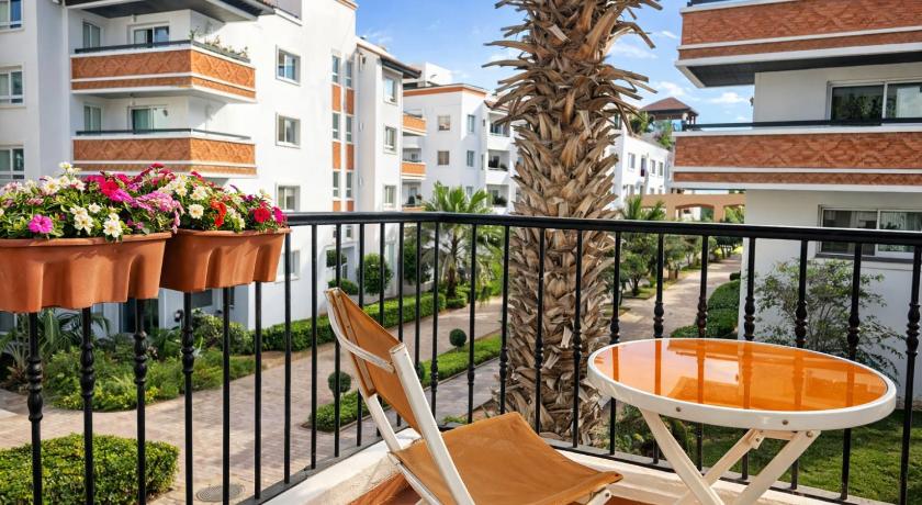 Image of Apartment with Pool View 34
