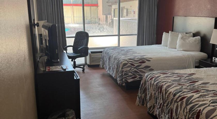 러벅 (TX) Lubbock Regency Inn 2성급 숙소 수영장