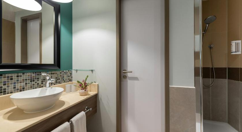 Image of Deluxe Twin Room 9