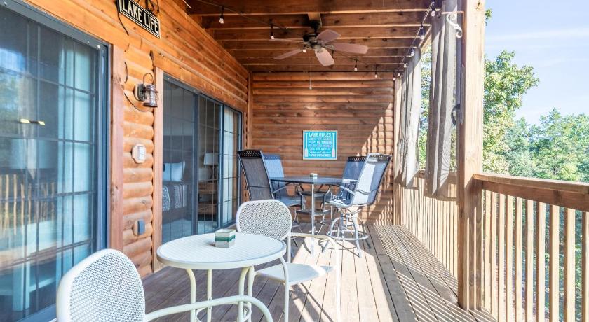 Branson 2BR Village At Indian Point 1202 near SDC-Free Tickets Daily up to $500 4-Star Accommodation view