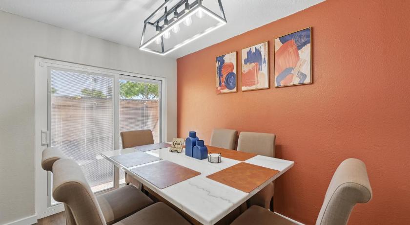 포트 워스 (TX) FIFA World Cup 2026, Media, Workers & Guests, 2BR, 2BA Condo, 29 Nights or More 4성급 숙소 레스토랑