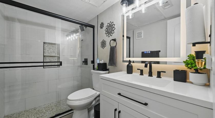 포트 워스 (TX) FIFA World Cup 2026, Media, Workers & Guests, 2BR, 2BA Condo, 29 Nights or More 4성급 숙소 수영장