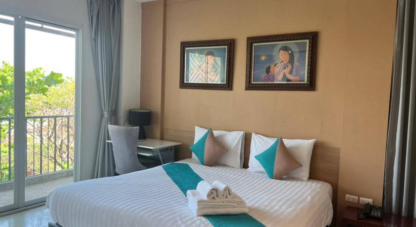 Image of Superior King Bed 8
