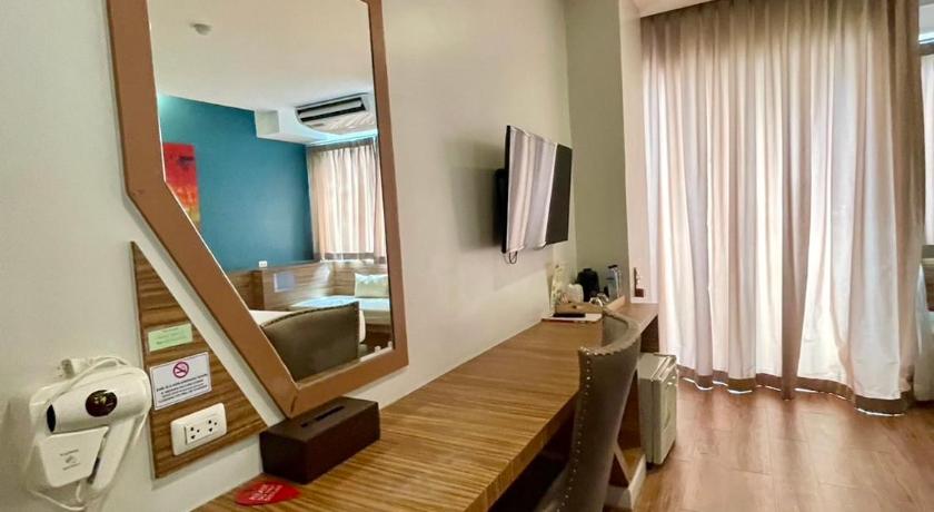 Image of Superior King Bed 10