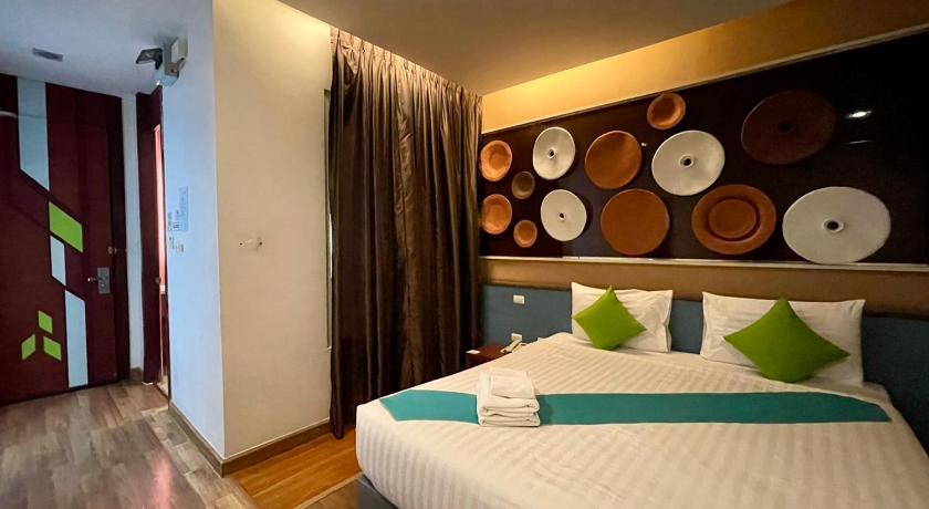 Image of Deluxe king bed room 10