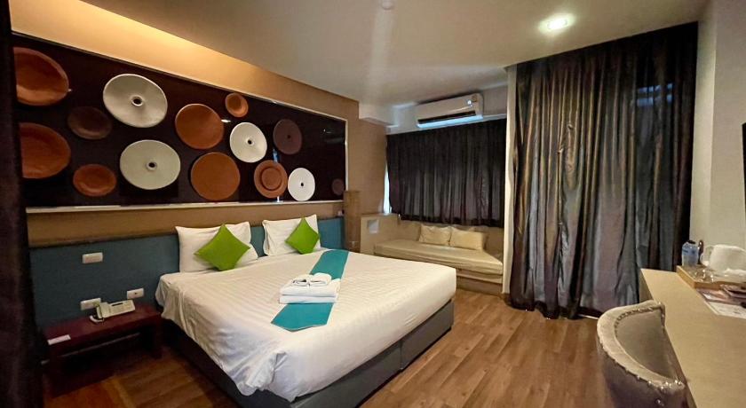 Image of Deluxe king bed room 7