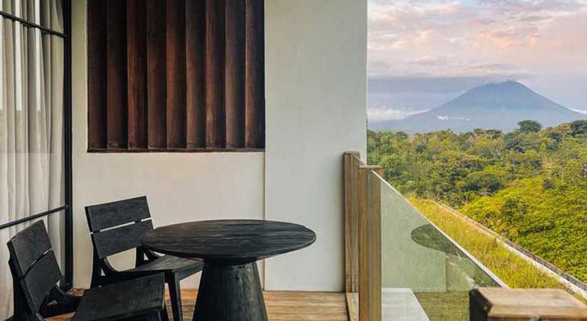 Image of Deluxe Room Balcony with Valley View 14