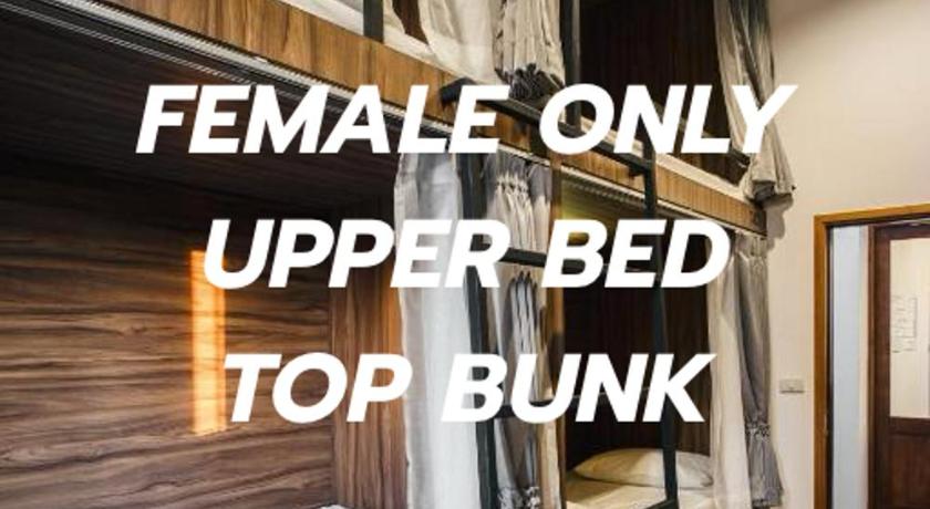 女性宿舍房的 1 個上下鋪床位 (Bunk Bed in Female Dormitory Room)的照片 3