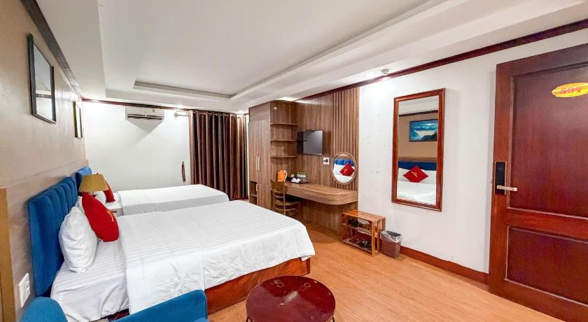 Image of Superior Family Room 9