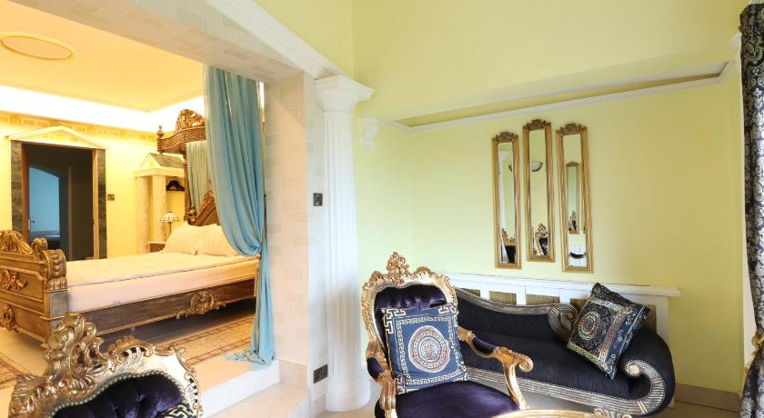 Image of Royal Suite (Roman) 1