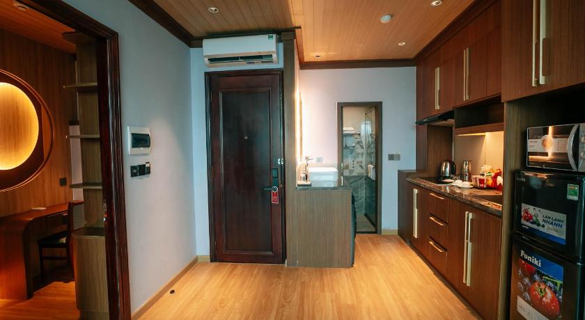 岘港 Elite Luxury Hotel 4星级 酒店 套房