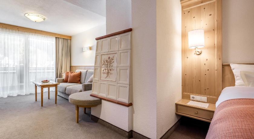 Image of Junior Suite with Garden View 4