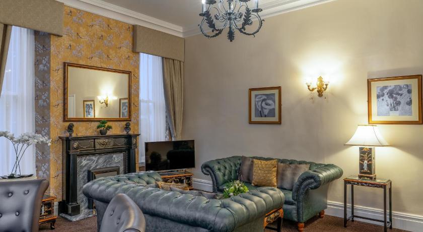 Image of One-Bedroom Suite 7