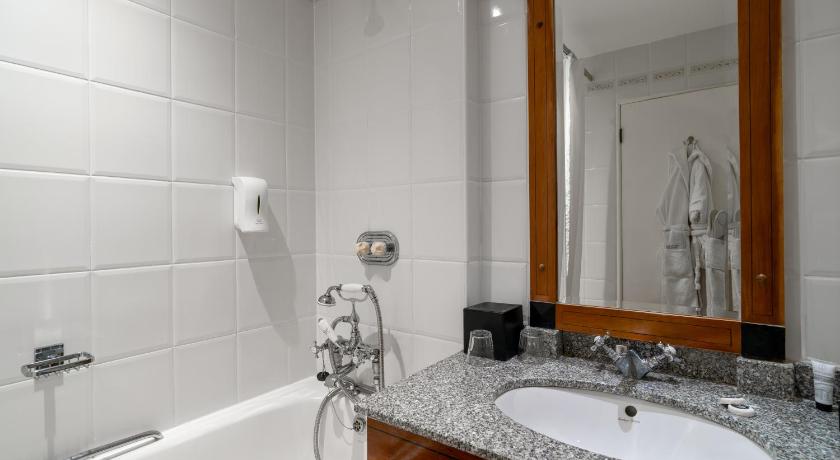 Image of Deluxe Double or Twin Room 2
