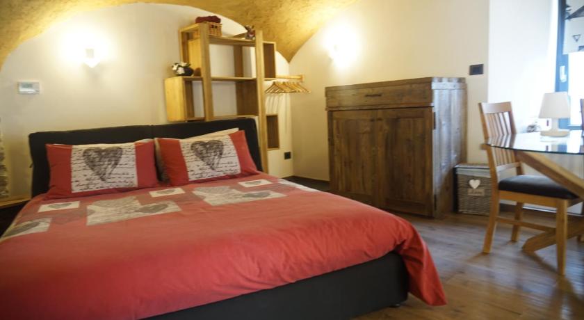 クールマイヨール Lo Boi Avise 3つ星 シングルルーム 外観