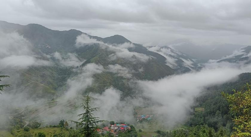 Anurag Hotel Chakrata - image 6