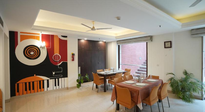 EMBLEM Hotel - Arjun Marg Golf Course Road Gurgaon - image 11
