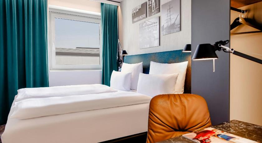 Image of Room with Queen Size Bed 3