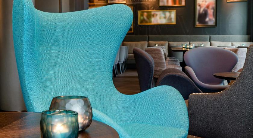 ベルリン Motel One Berlin-Bellevue 3つ星 ホテル プール