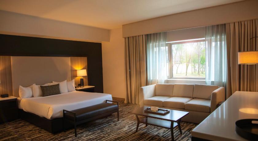 Tuolumne The Hotel at Black Oak Casino Resort 4-Star Accommodation suite