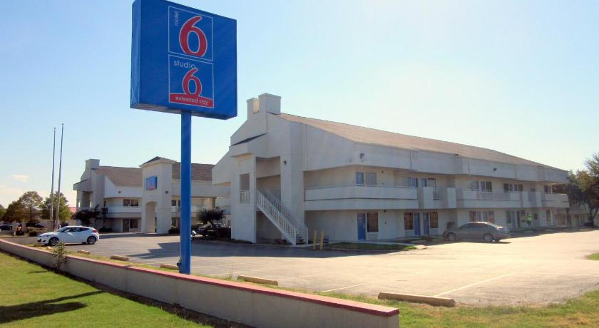 Motel 6-Irving, TX - Irving DFW Airport East