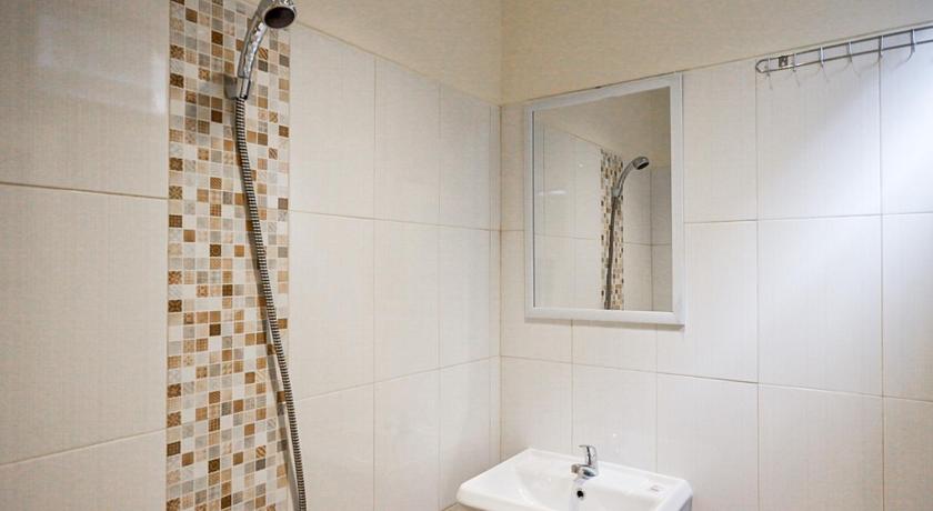 RedDoorz near Ambarrukmo Plaza Mall – Yogyakarta, ID